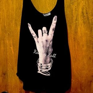 🎀Like New🎀 Rock & Roll Rhinestone studded tank